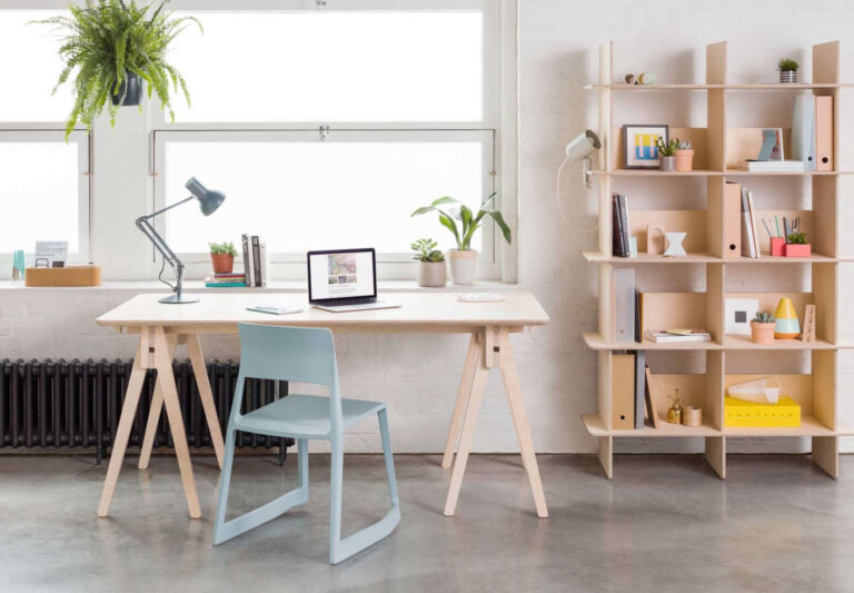 Plywood Office Desks in Canada: They Offer Many Benefits